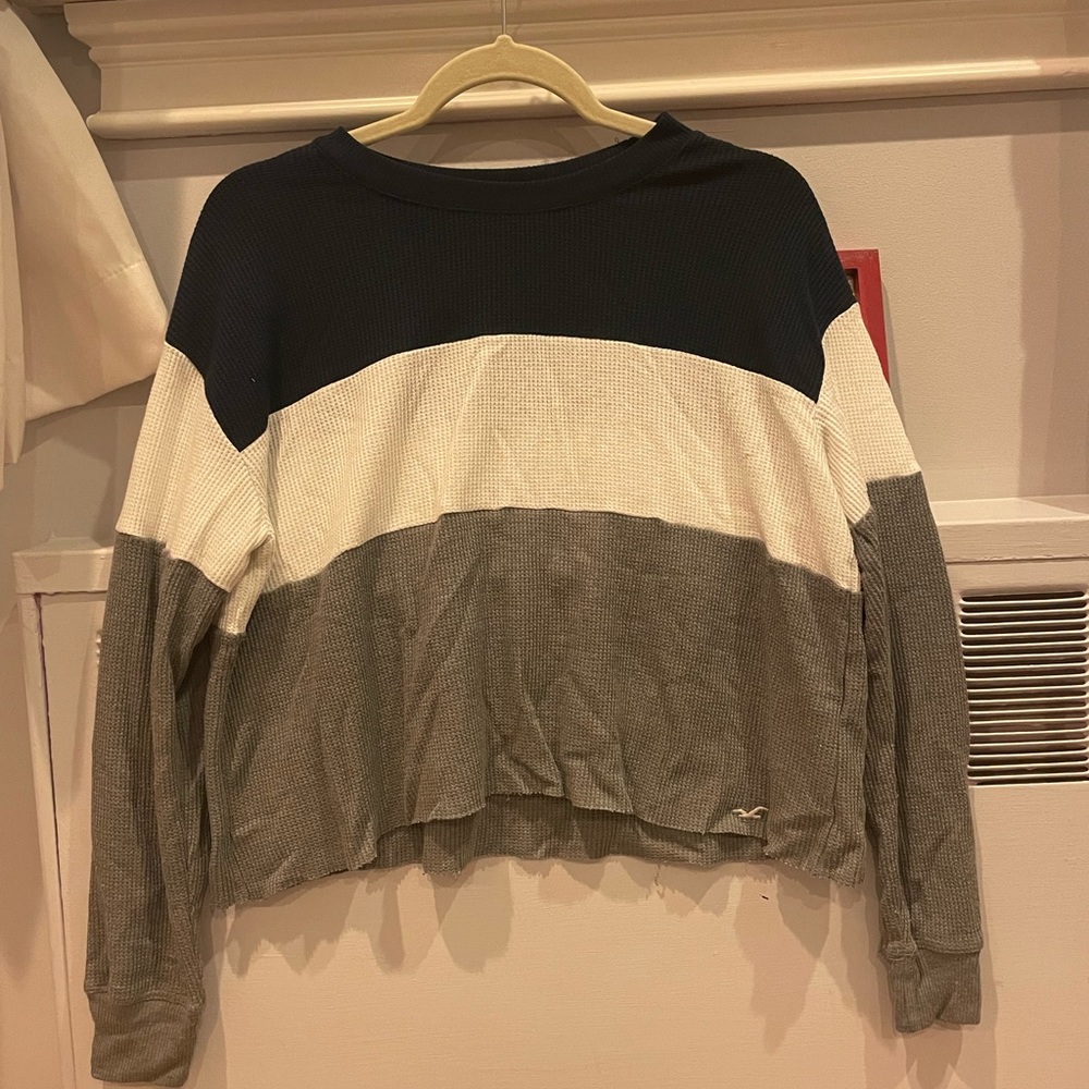 Hollister long sleeve boyfriend tee. White, navy, and grey. Size XS